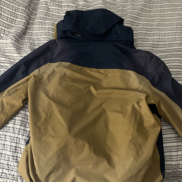 Gerry Shell Jacket - Perfect Outer Layer for Snowboarding/Skiing - Picture 7 of 8